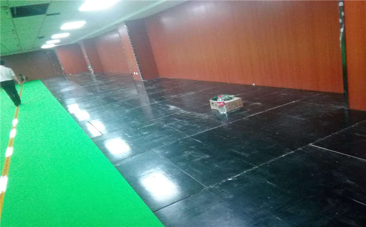 20厚體育木地板批發(fā)**