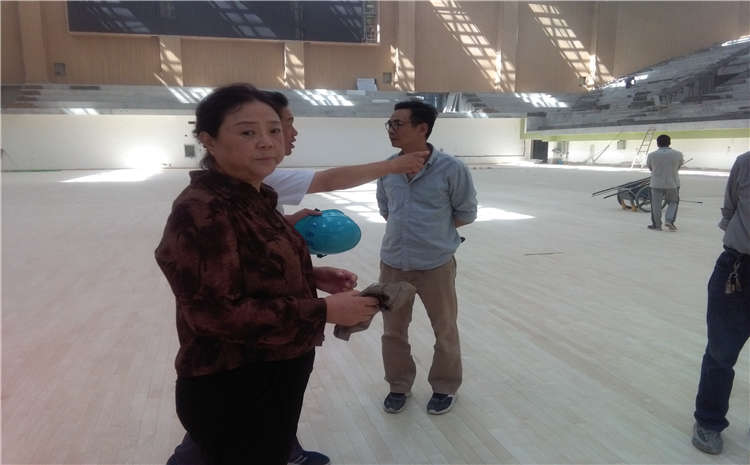 松木木地板籃球館價格是多少錢？