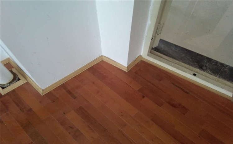 大型籃球場地板怎么選