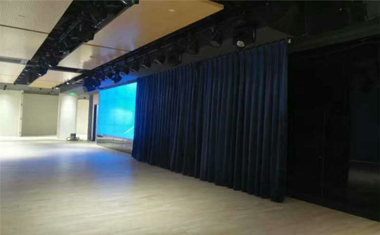 春季體育館專用木地板如何養(yǎng)護(hù)？