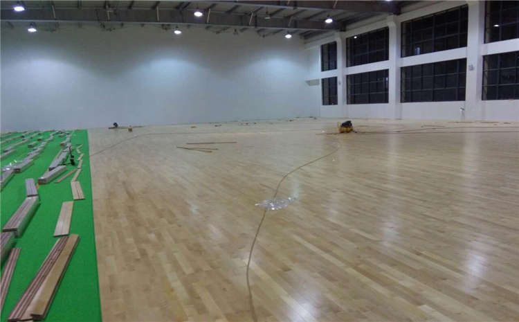 指接板體育館實木地板怎么翻新