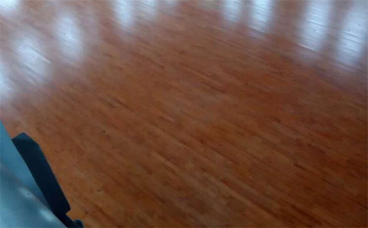 24厚舞臺(tái)實(shí)木地板怎么維修？